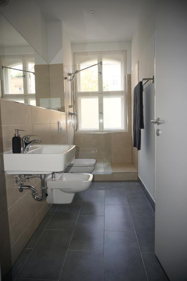 Madflats Hotel-Apartments S-Bahn Friedenau Berlin Exteriör bild